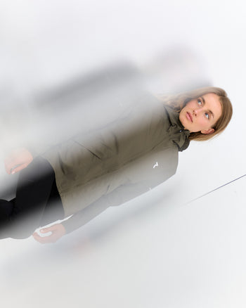 Lookbook Phantom Athletic Rain Jacket Women 63